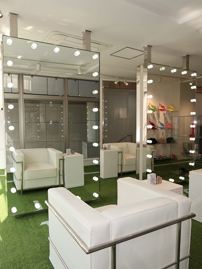 YELLO FITTING SALON — 3