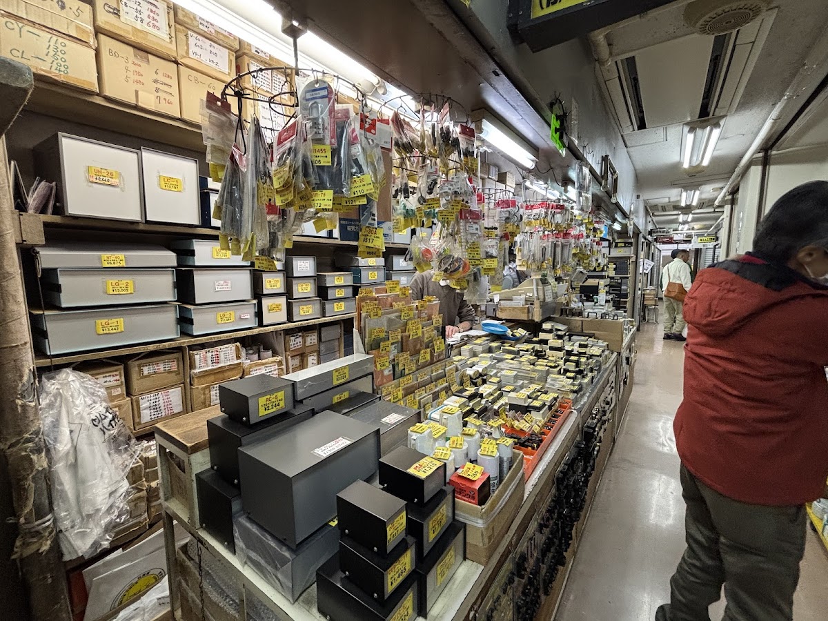 Tokyo Radio Department Store Shops (東京ラジオデパート) — 3