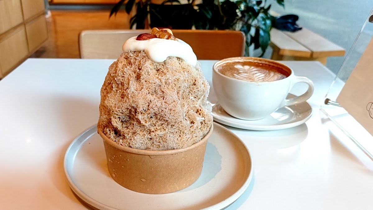 Blue Bottle Coffee (ブルーボトルコーヒー) - 六本木カフェ — 3