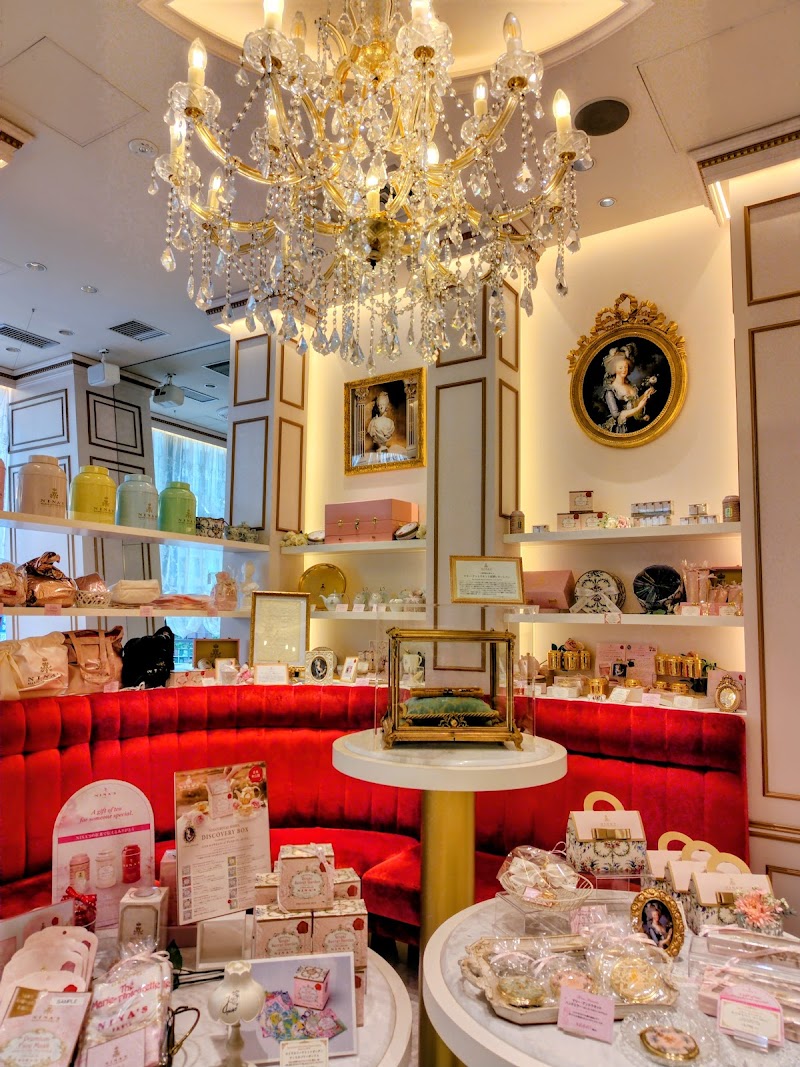 Le Salon de Ninas Hibiya — 2
