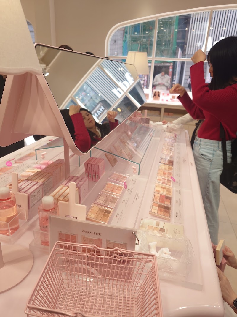 Dasique Flagship Store TOKYO（デイジークフラッグシップストア東京） — 2