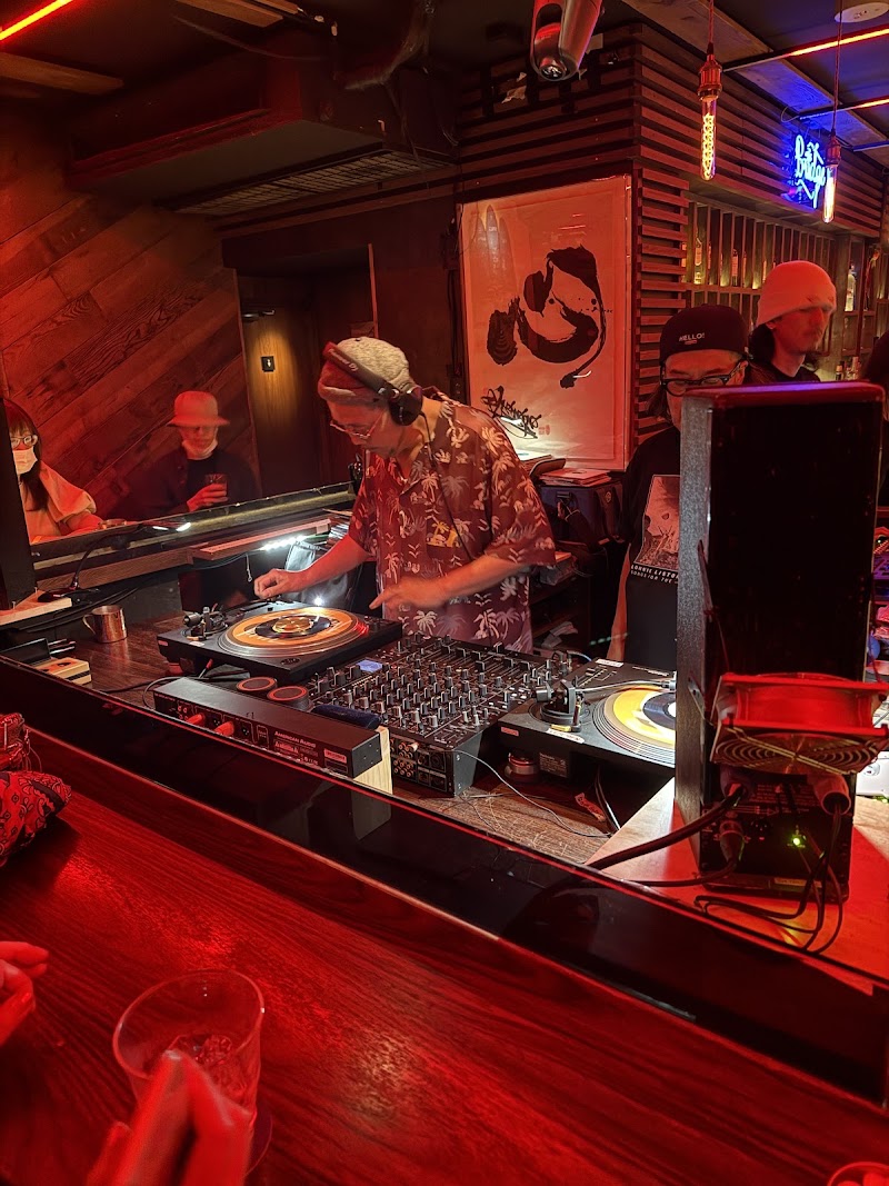 DJ BAR Bridge SHINJUKU — 3