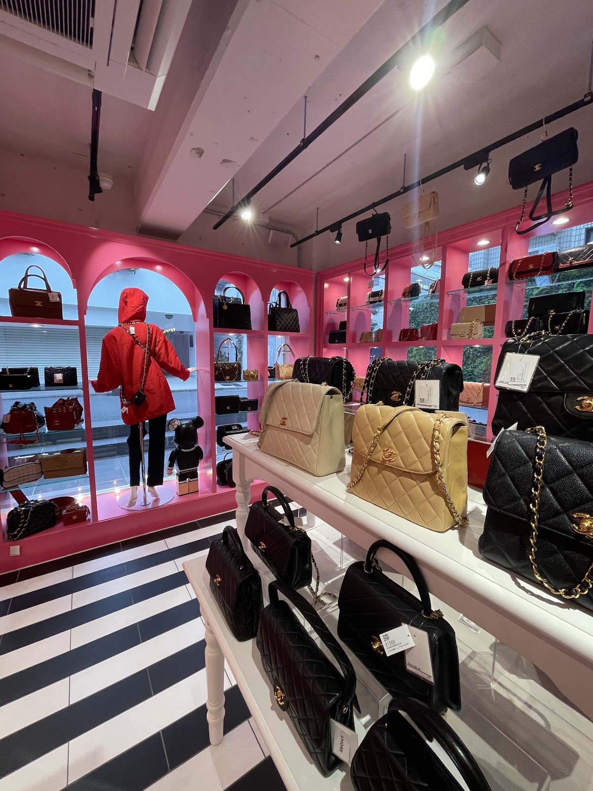 AMORE Vintage Omotesando — 3