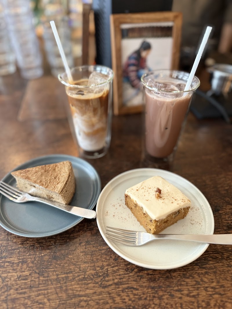 Akha Ama Coffee Kagurazaka (アカ・アマ・コーヒー 神楽坂) — 3