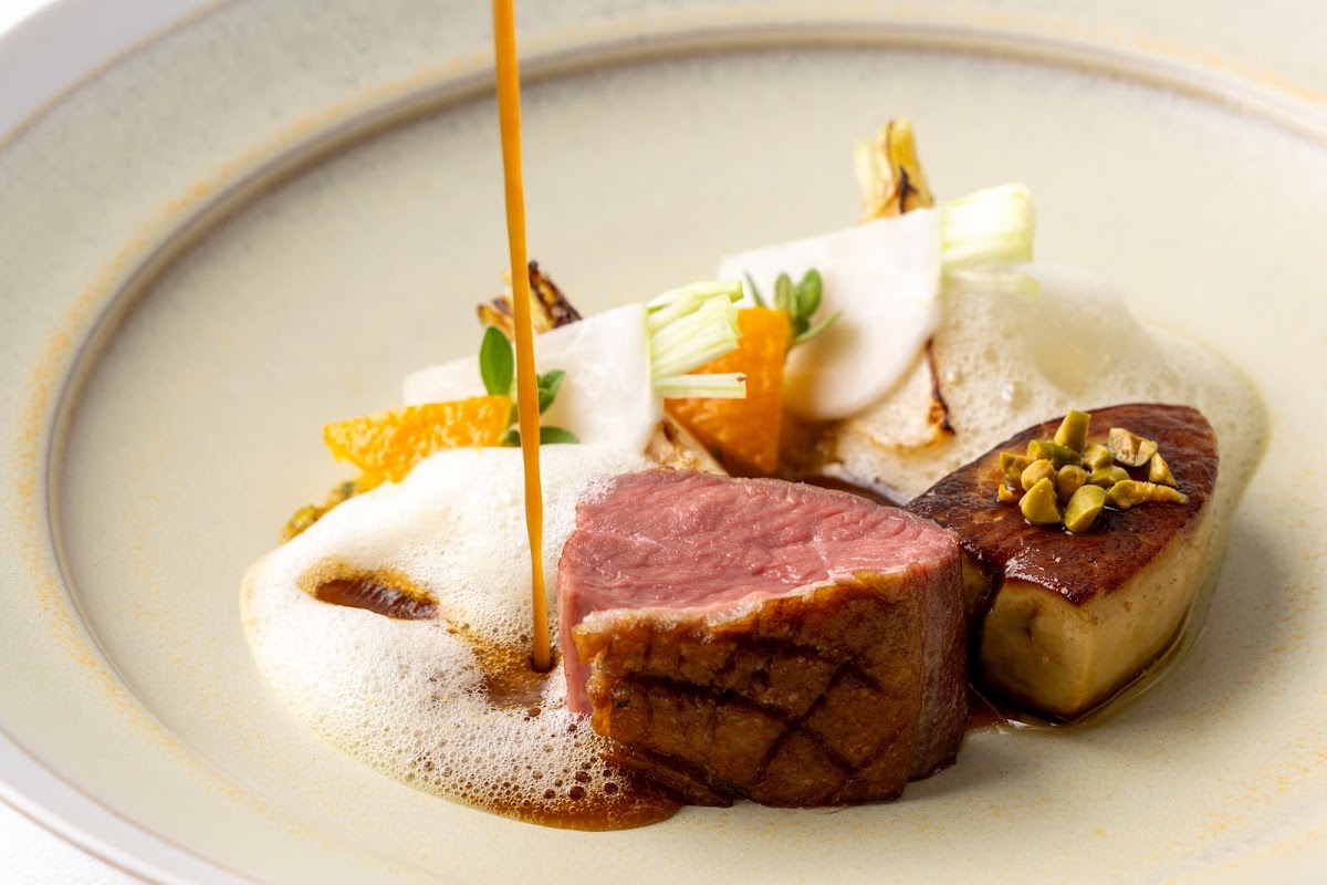 Beige Alain Ducasse — 3