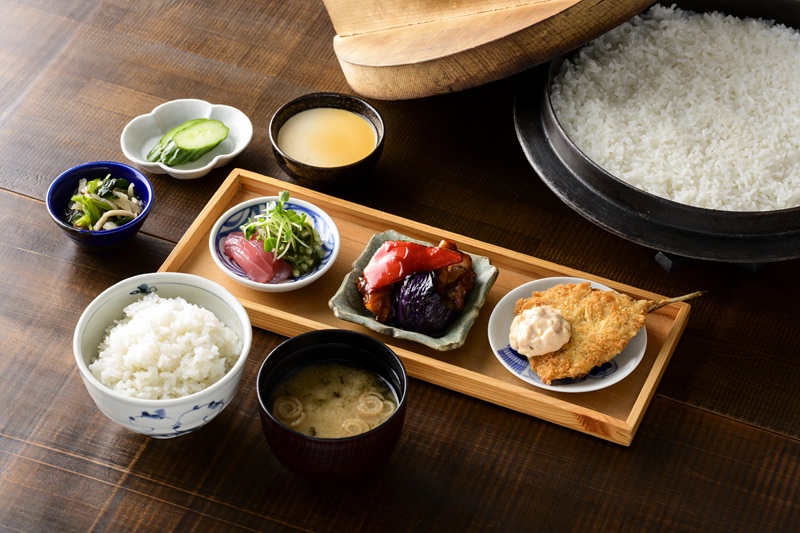 AKOMEYA Shokudo Kagurazaka (アコメヤ食堂 神楽坂) — 3