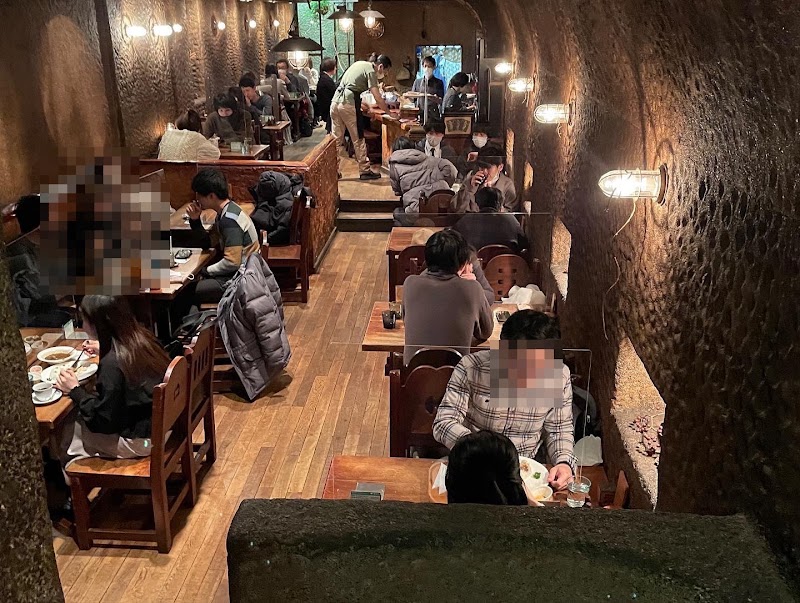 Coffee Hall Kugutsusou (コーヒーホール くぐつ草) — 2