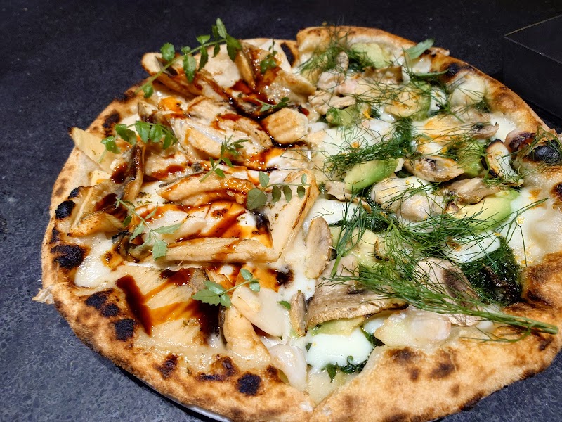 Tototo (トトト) pizza restaurant — 3