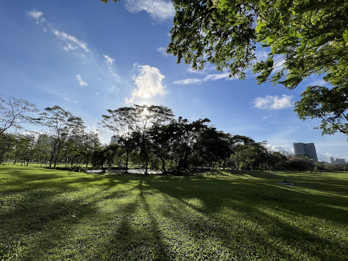 Rot Fai Park (ロットファイ・パーク) — 2