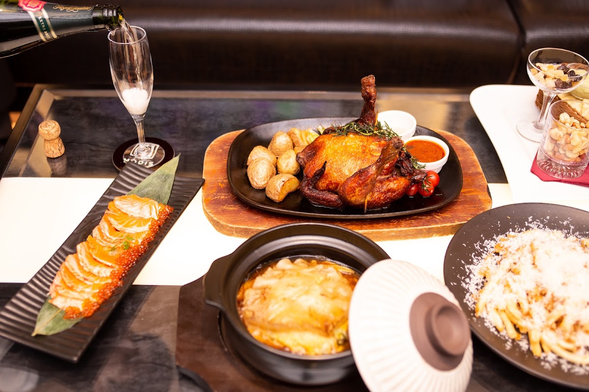 Premium Karaoke MODIS Shinjuku — 2