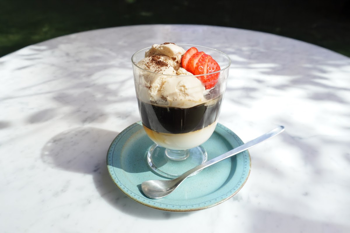 WHITE GLASS COFFEE — 3