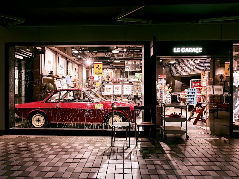 Le Garage — 2
