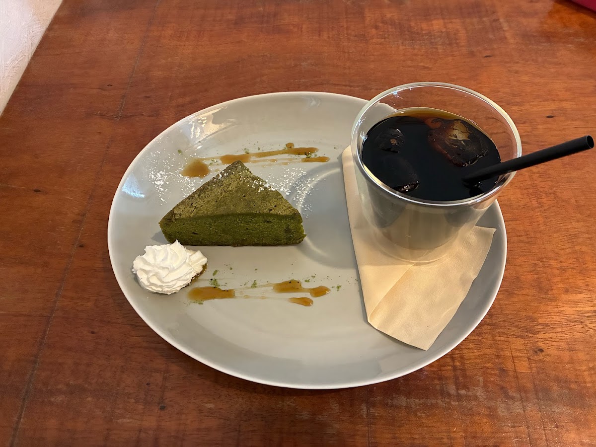 TOLO COFFEE AND BAKERY — 3