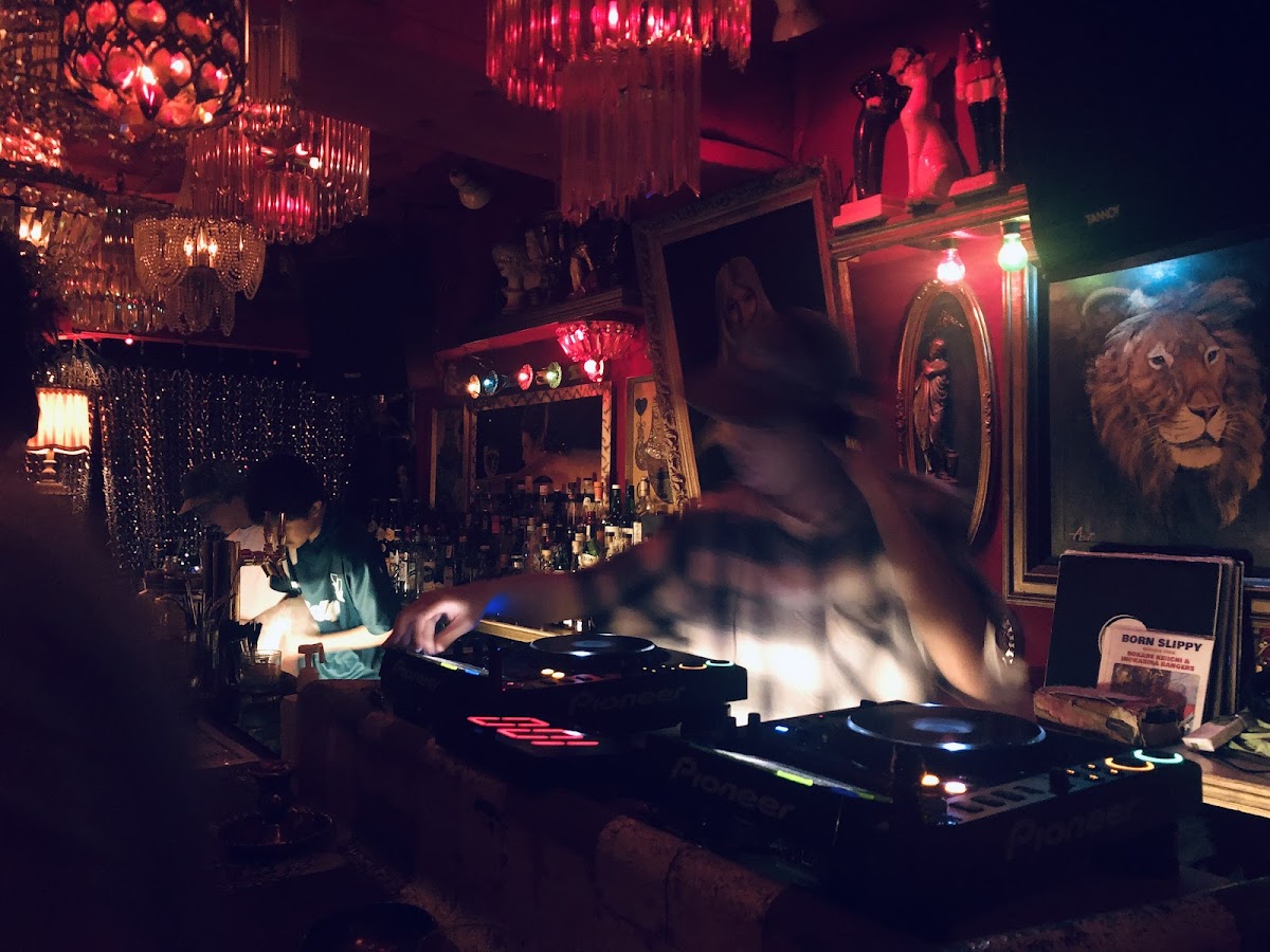 RED BAR