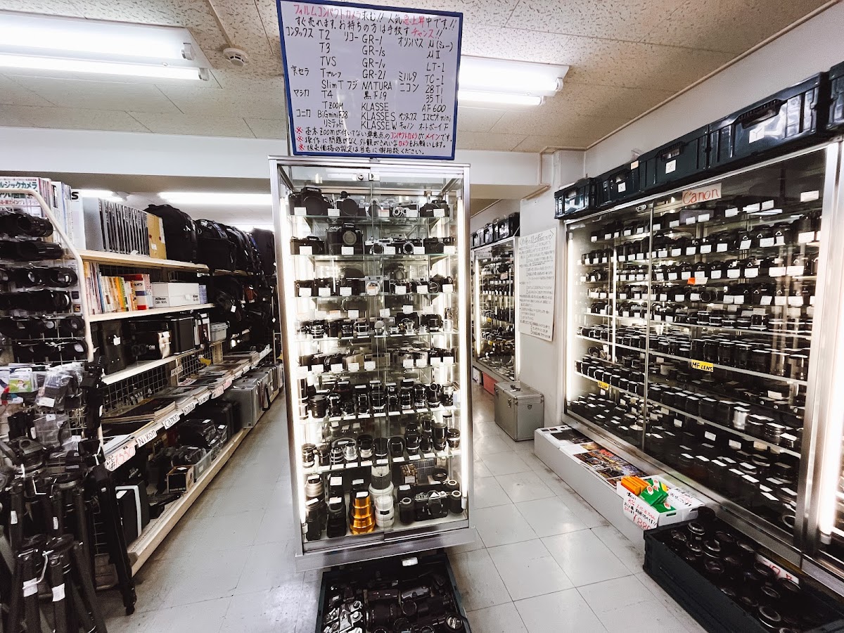 Shinjuku Used Camera Market (新宿中古カメラ市場) — 2