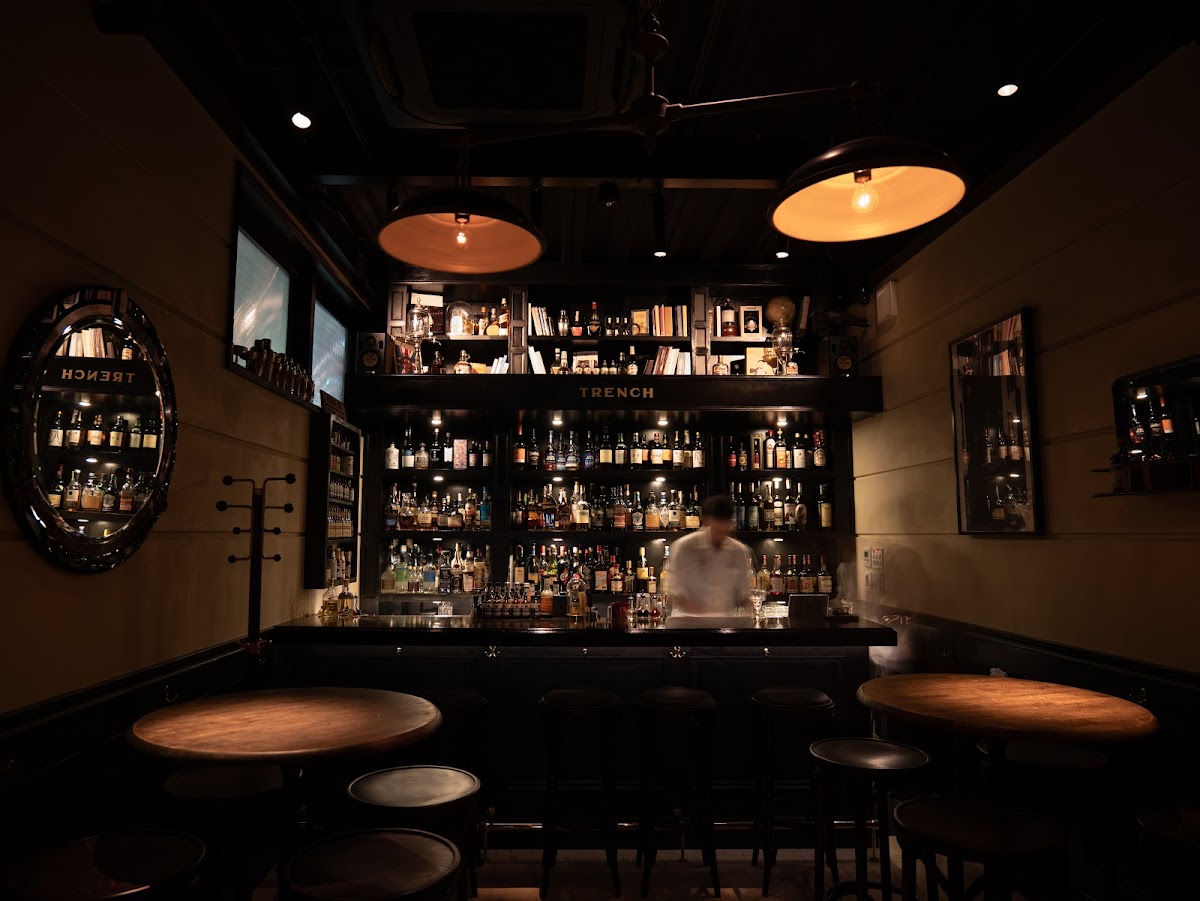Bar TRENCH — 3