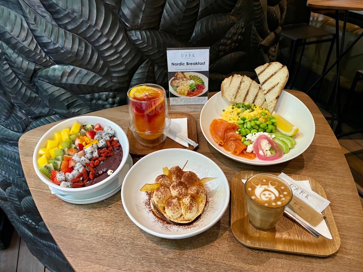 D'ARK EmQuartier - Comfort Food & Specialty Coffee — 2