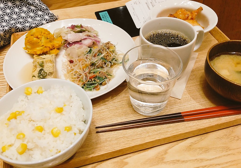 Cafe＆Meal MUJI 新宿 — 2