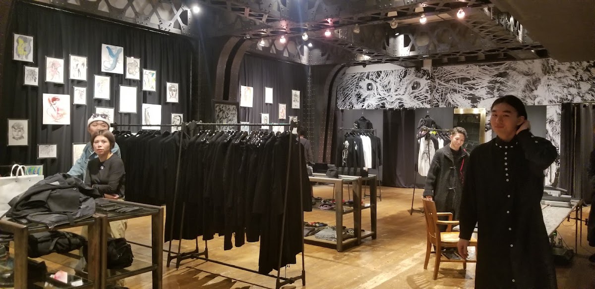 Yohji Yamamoto Aoyama Store (ヨウジヤマモト 青山店) — 2