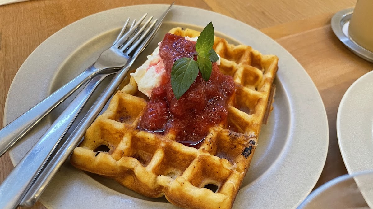 VERVE COFFEE ROASTERS YOYOGI PARK (ヴァーヴ コーヒー ロースターズ 代々木公園) — 3