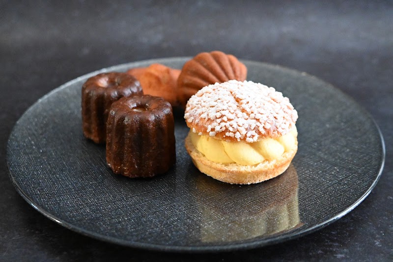 Échiré Pâtisserie Au Beurre — 2