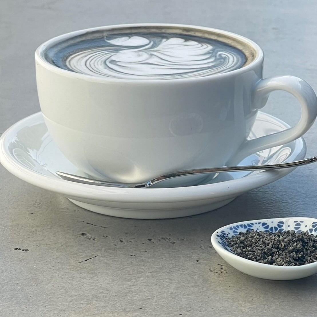 SYNdicate cafe (シンジケート カフェ) — 2