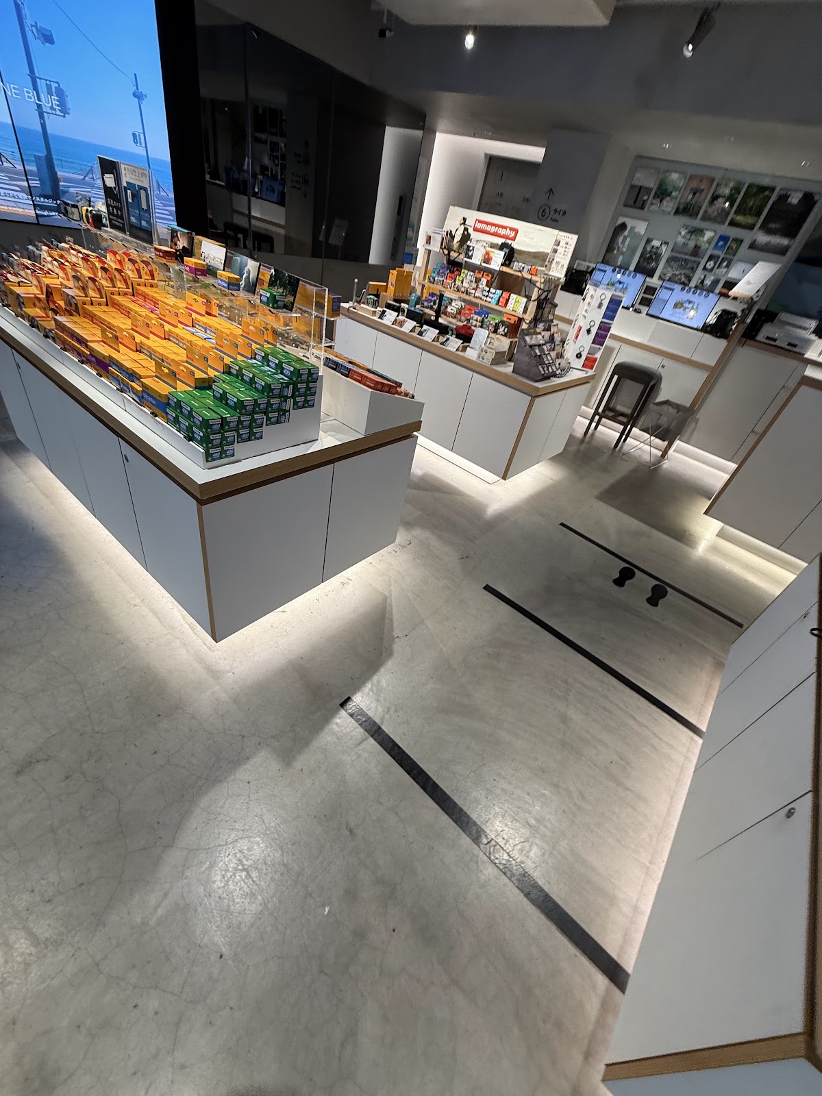 Shinjuku Kitamura Camera (新宿キタムラカメラ) — 3