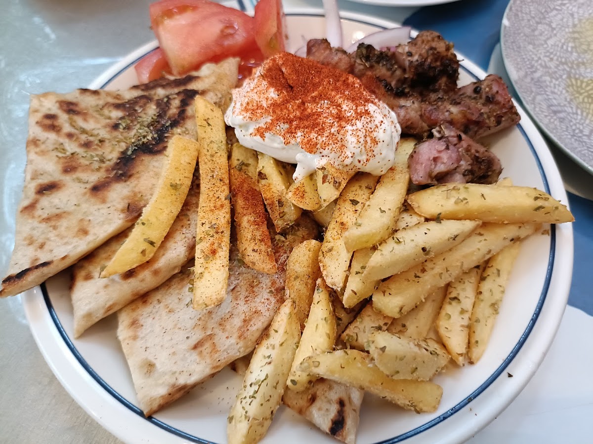 Greek Taverna Milieu — 3