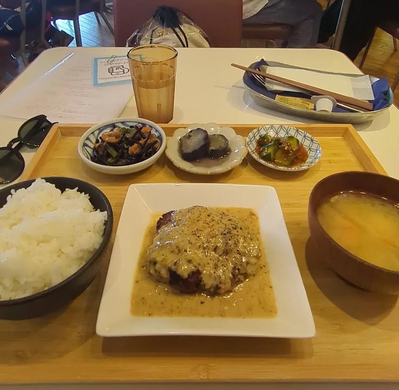 mid. Dining — 3
