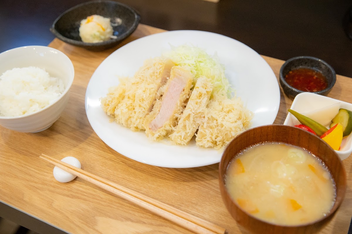 Tonkatsu Narikura (トンカツ成蔵) — 2